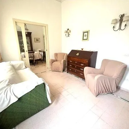 Casa A Con Vista Colline E Alpi Apuane בית נופש